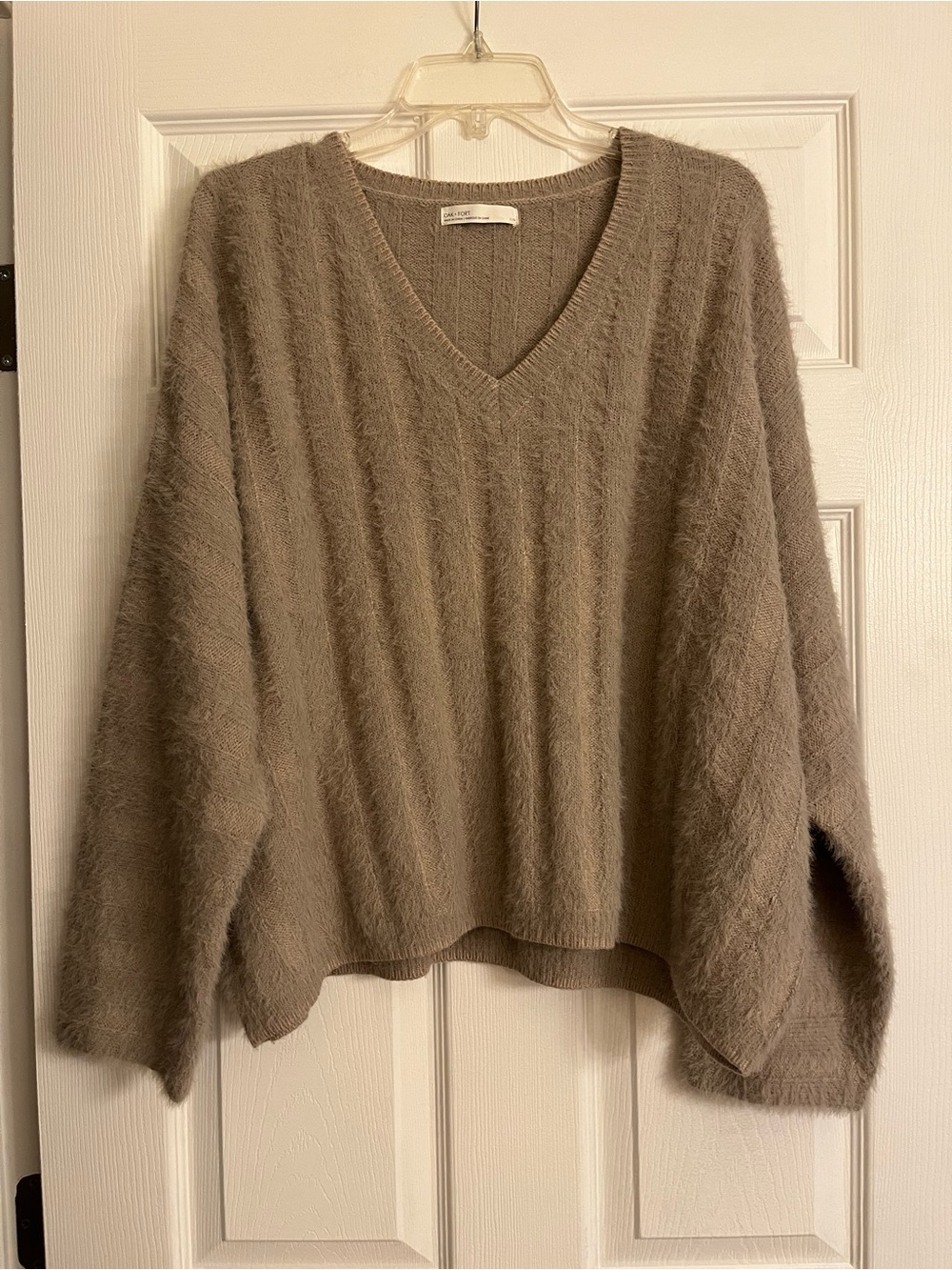 OAK + FORT Women's V-Neck Beige Chunky Sweater